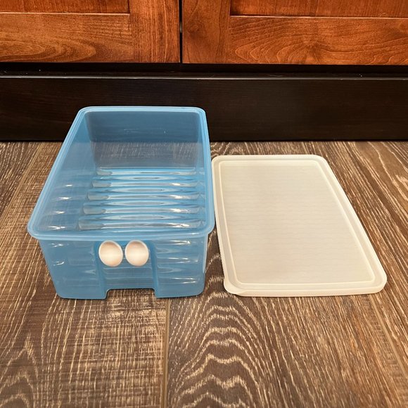 Tupperware Fridgesmart Medium Blue Vented Container - Picture 2 of 12